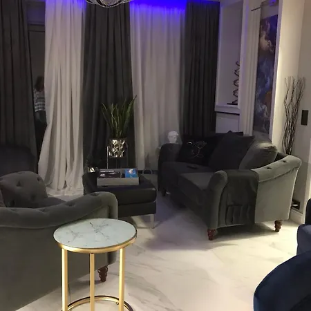 B & K Luxury & Elegant Apartment *